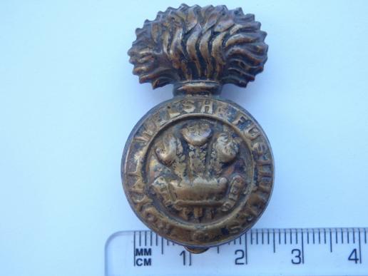 WW1 Economy Royal Welsh Fusiliers Cap Badge