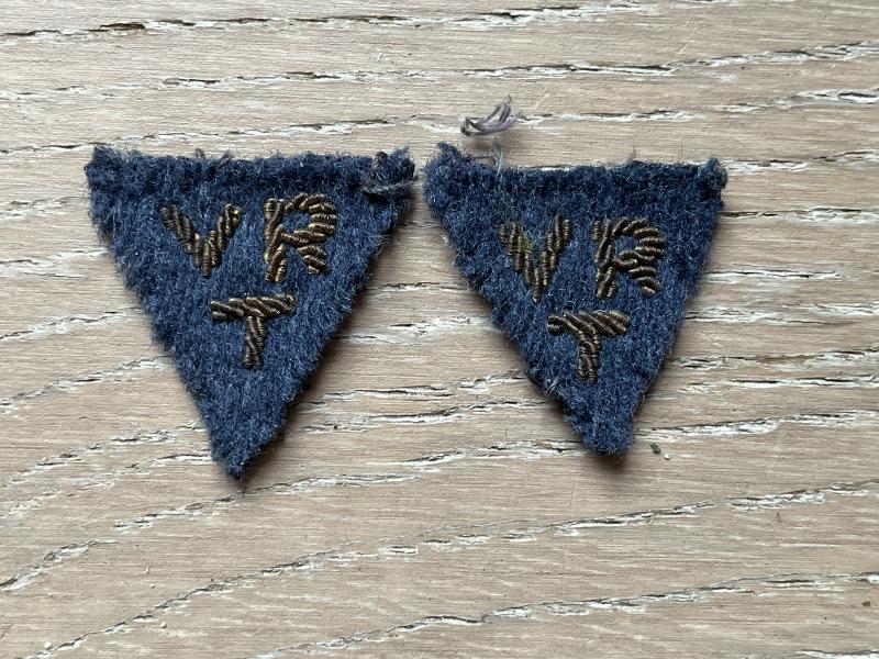 R.A.F Volunteer Reserve Trainer mess dress collar badges