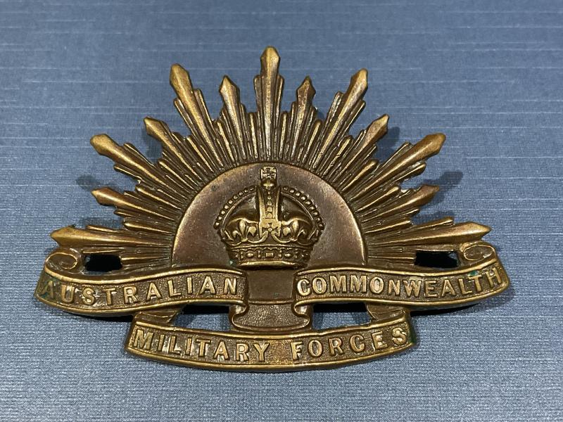 WW1/2 Australian Rising Sun slouch hat badge