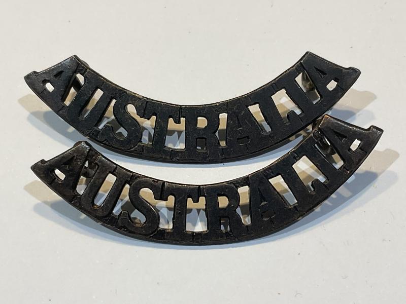 WW1/2 AUSTRALIA bronzed shoulder titles