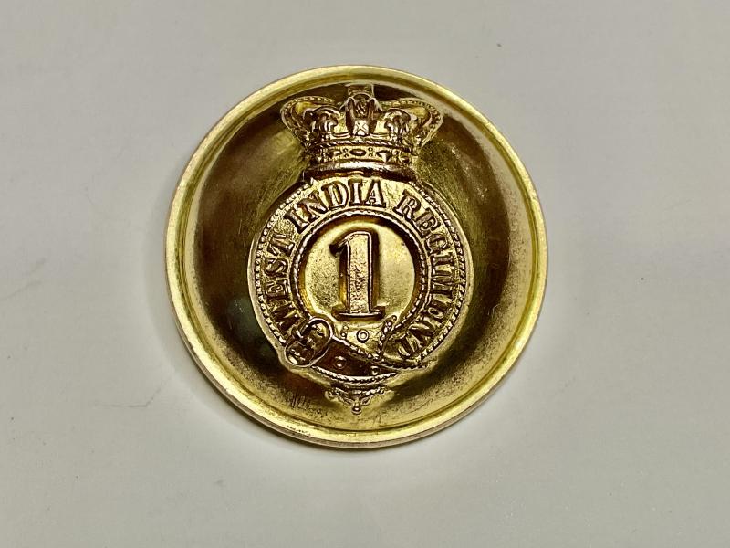 QVC 1st West India Regt officers large gilt button.