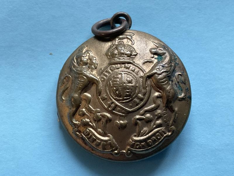 WW1 General service button photo sweetheart.