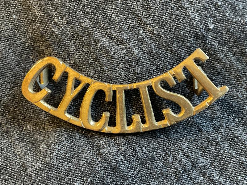 WW1 CYCLIST Corps brass other ranks shoulder title