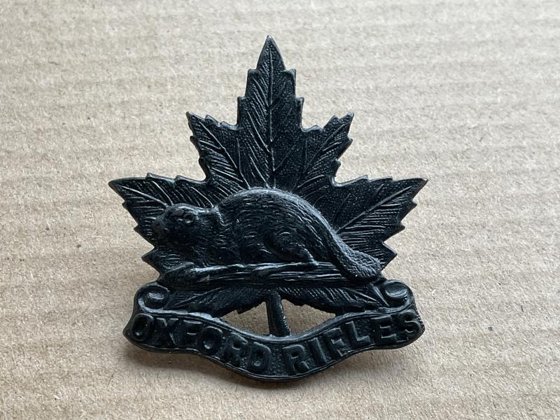 WW2 Canadian Oxford Rifles cap badge, blackened brass.