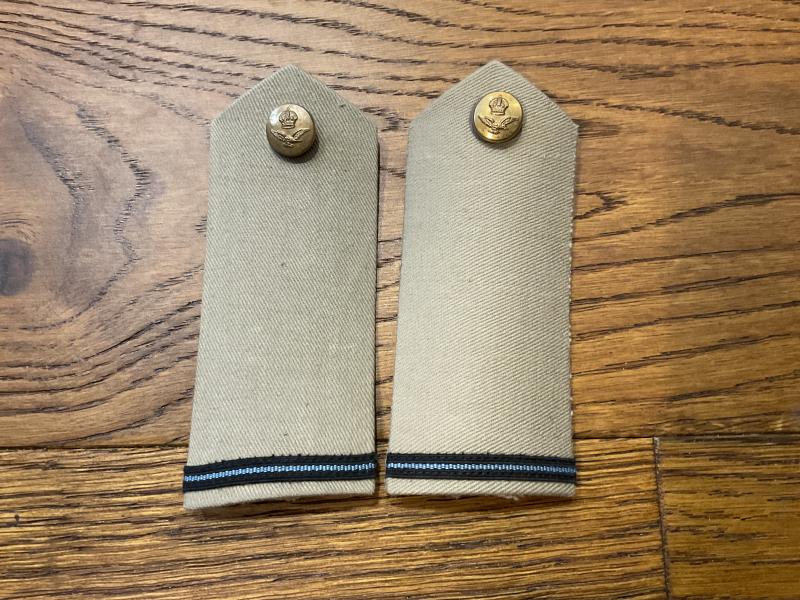 WW2 RAF Pilot Officers rank shoulder boards.