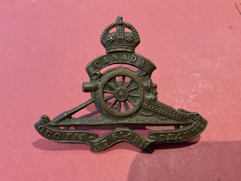 WW1 CEF Canadian Field Artillery cap badge.