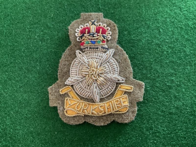 Yorkshire Volunteers officers beret badge circa 1983-93