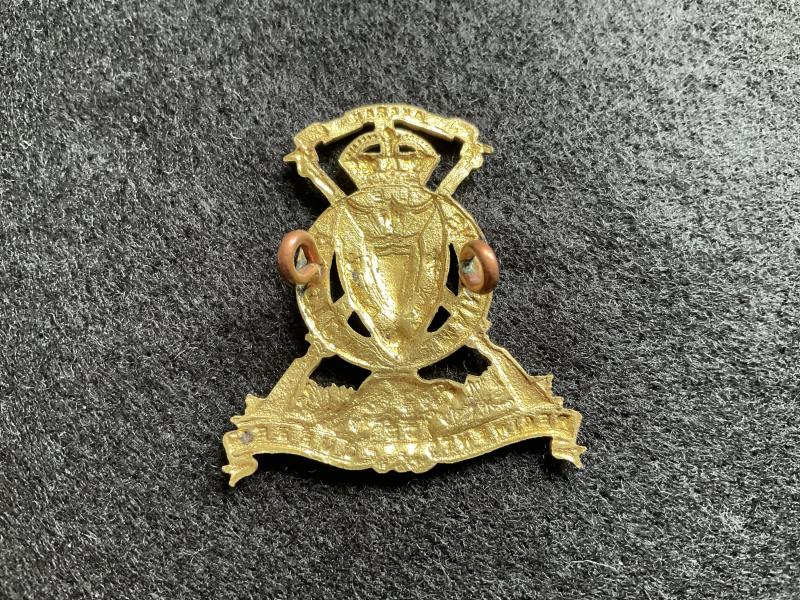 WW2 Le Regiment de Quebec cap badge.