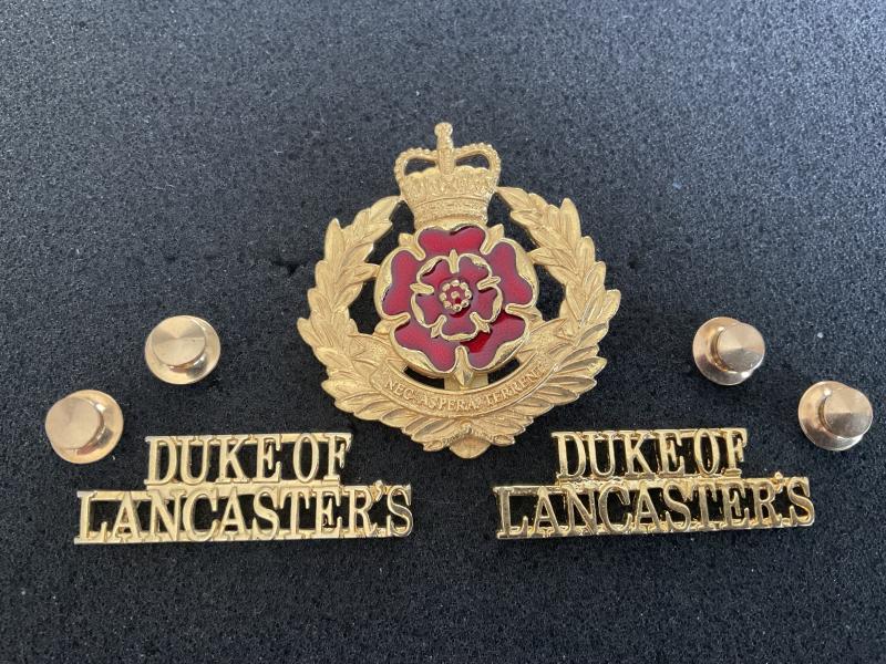 Duke of Lancasters Regt cap & collar badges.