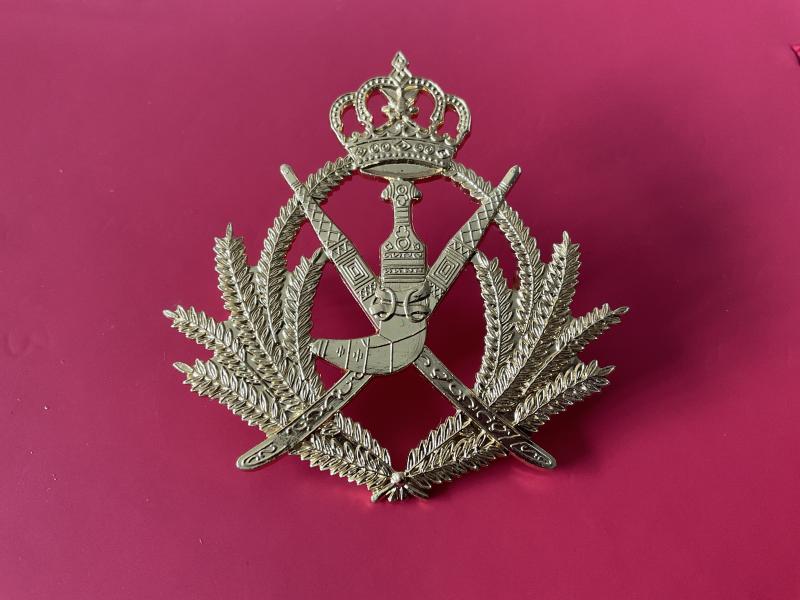 Oman Royal Guard gilt other ranks cap badge