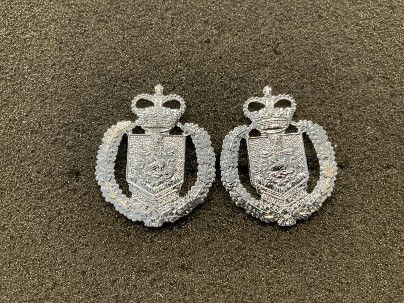 Q/C Bermuda Police collar badges