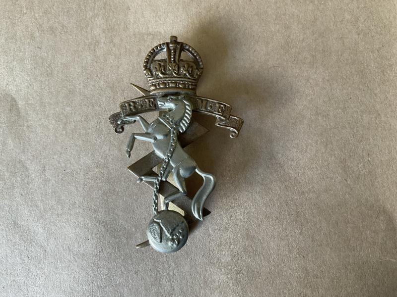 K/C R.E.M.E cap badge 1947-52 by ‘GLADMAN & NORMAN’
