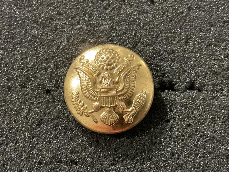 WW2 British made U.S Army brass button, large 24mm size.
