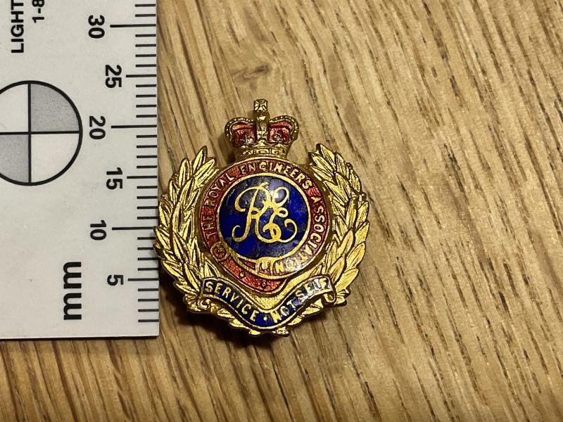 Q/C The Royal Engineers Association enamel lapel badge.