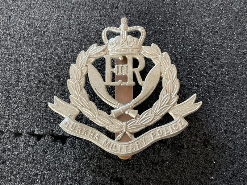 Post 1952 Gurkha Military Police w/m cap badge.
