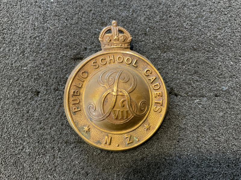 Edward VII new zealand public school cadets cap badge