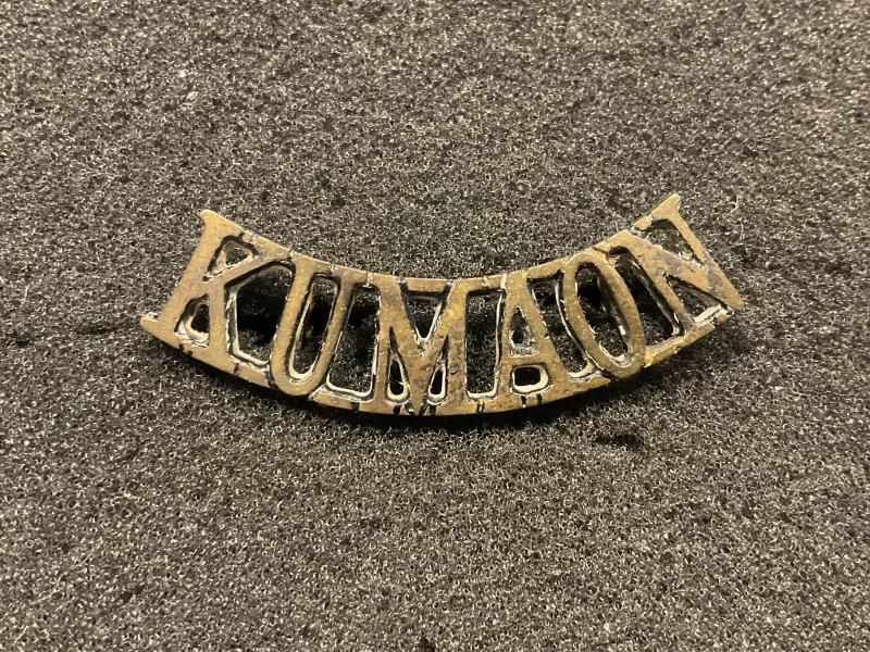 Indian Army, KUMAON Regiment black brass shoulder title.