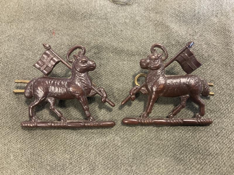 WW1/2 Queens Regiment dark bronzed O.S.D Collars.