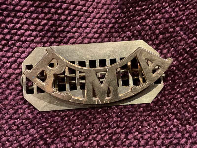 Royal Malta Artillery (R.M.A) brass shoulder title