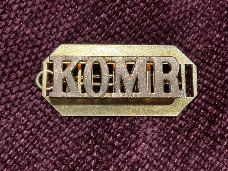 WW2 Kings Own Malta Regiment (KOMR) brass shoulder title.