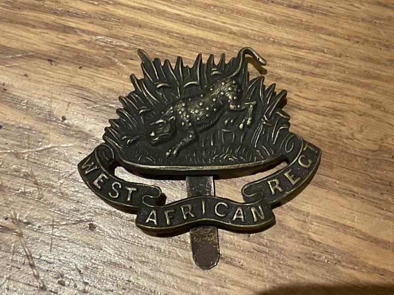 WW2 East African Regiment dark bronzed cap badge