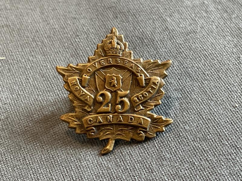 WW1 C.E.F 25th Infantry Battalion collar badge by Gaunt.