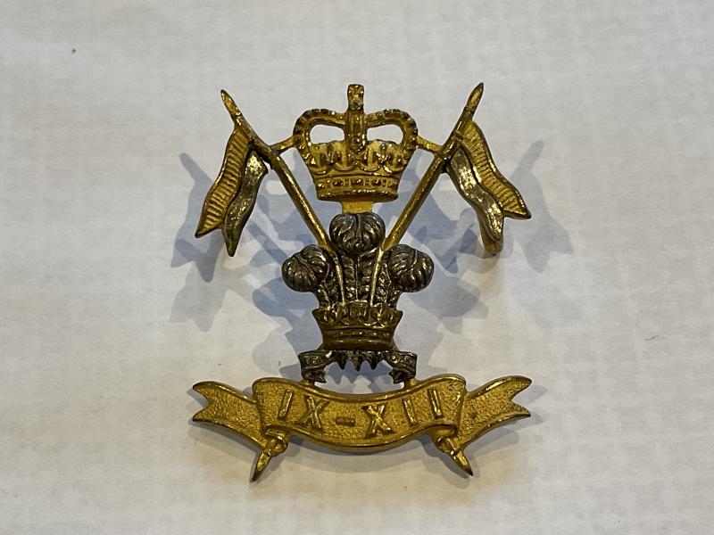 Officers 9th/12th Hussars cap badge by Gaunt.