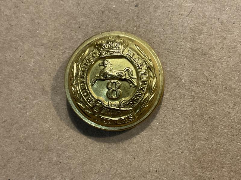 QVC 8th Regiment of Foot “The Kings” officers gilt button.