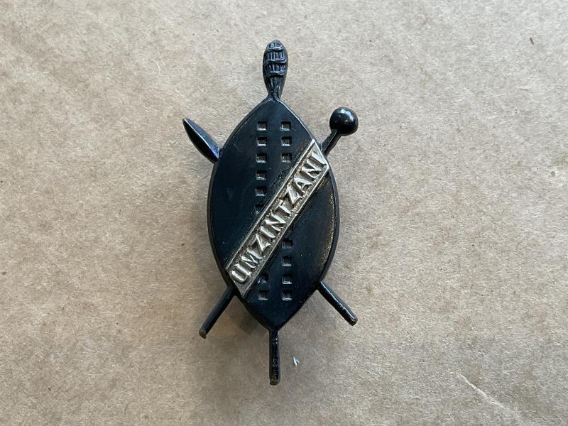 S.A Prince Alfreds Volunteer Guards officers collar badge